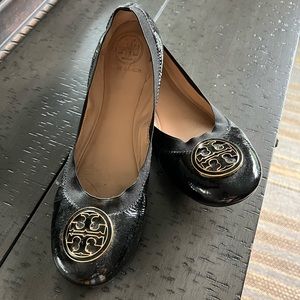 EUC Tory Burch Carolina flats size 9